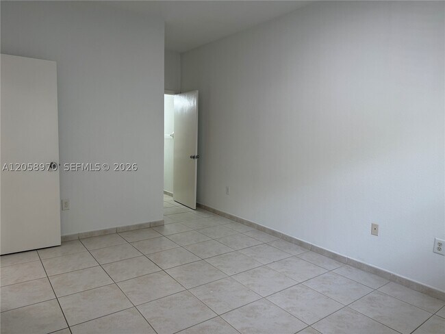 Building Photo - 7200 NW 114th Ave