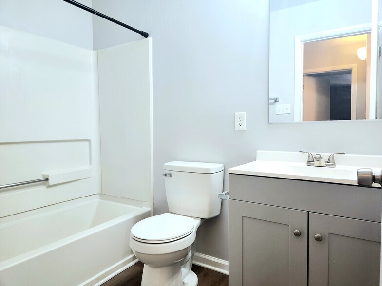 Building Photo - 7909 Badenloch Way