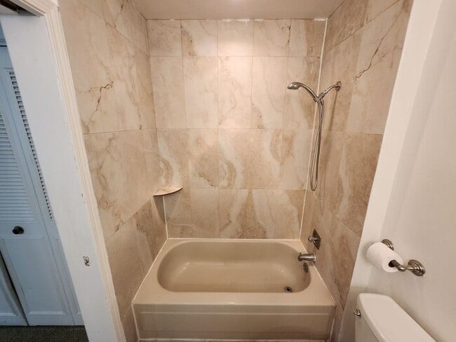 Building Photo - Stunning 3-bedroom, 2-bathroom Condo locat...