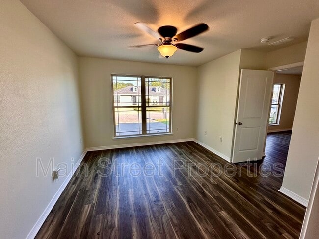 Building Photo - 10493 River Birch Dr