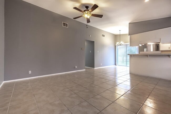 Building Photo - 9009 Sawtooth Ln