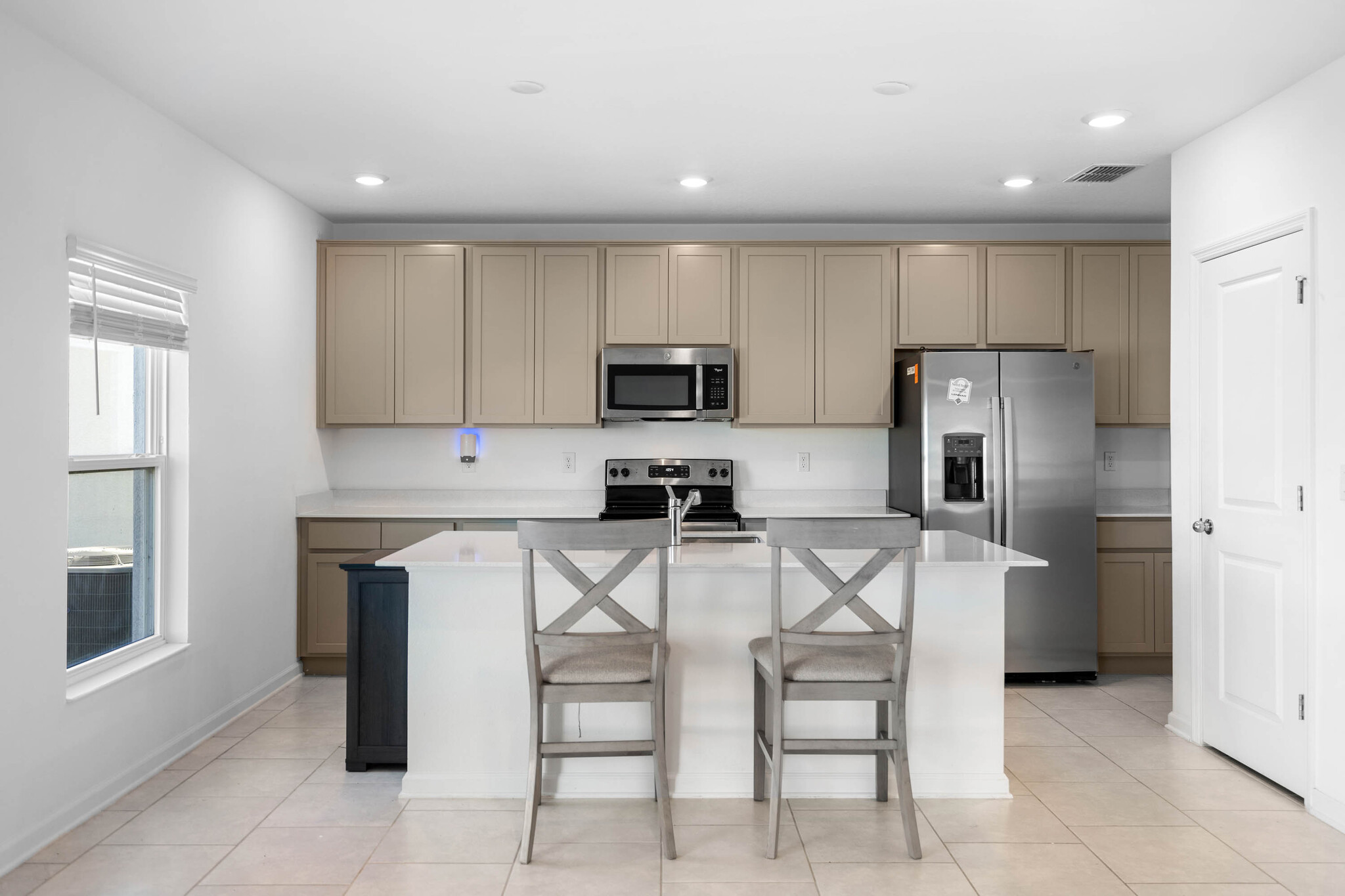 Open Kitchen - 884 Timberland Dr