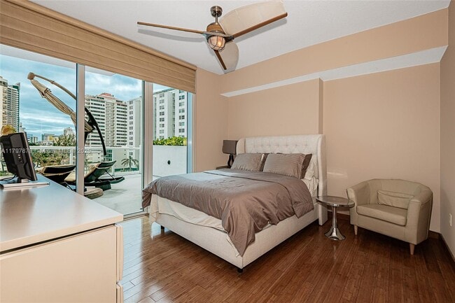 Building Photo - 6515 Collins Ave