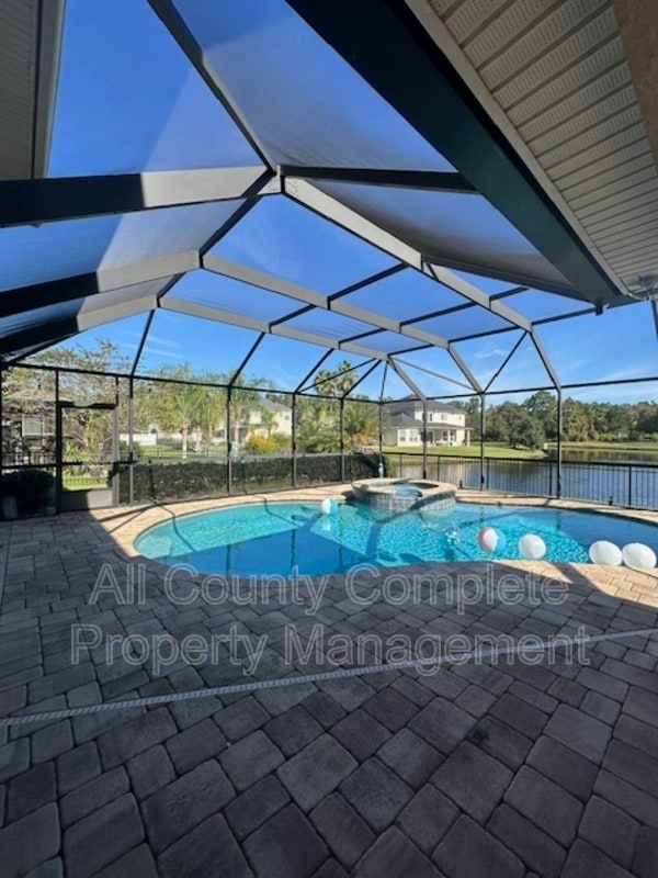 Building Photo - 738 W Kings College Dr