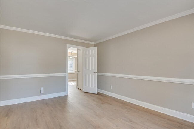 Building Photo - 238 Cavalier Dr