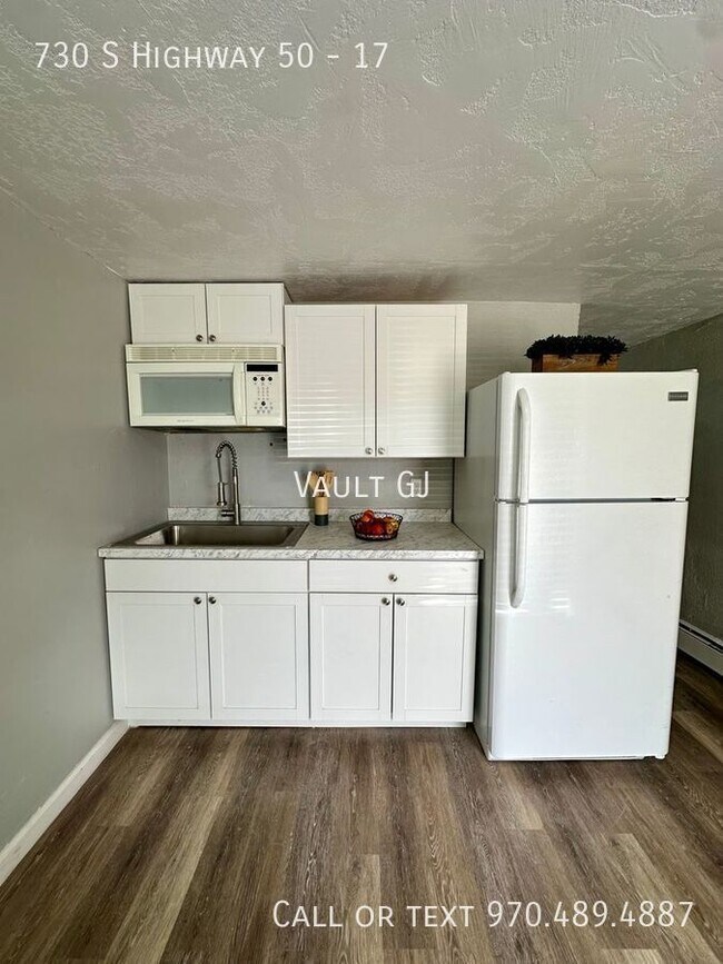 Building Photo - 730 US-50