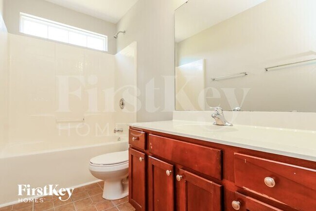 Building Photo - 619 English Oak Cir