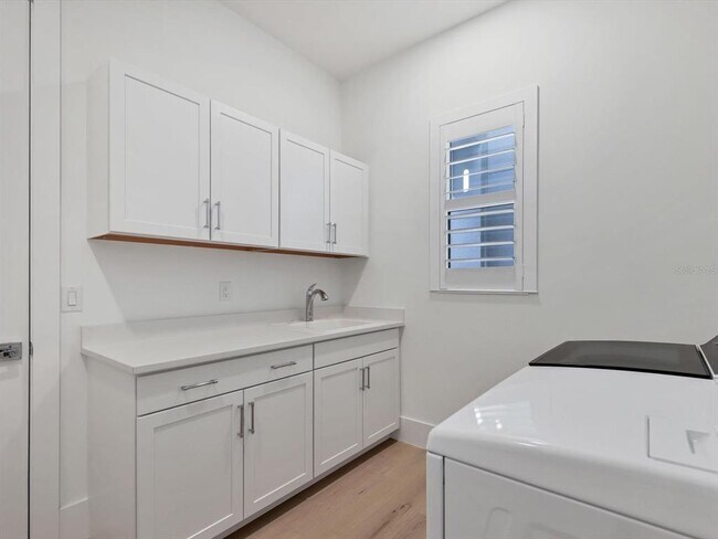 Building Photo - 8331 Sea Glass Ct