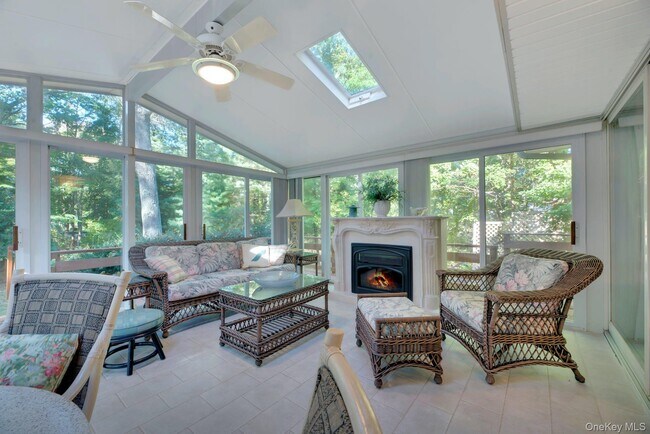 Building Photo - 1075 Inlet Ln