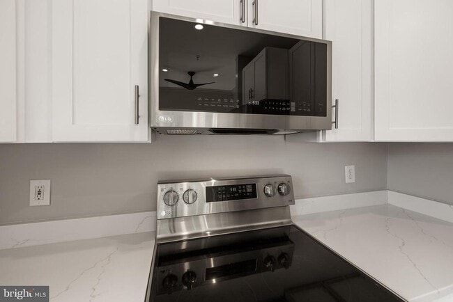 Building Photo - 4560 Strutfield Ln