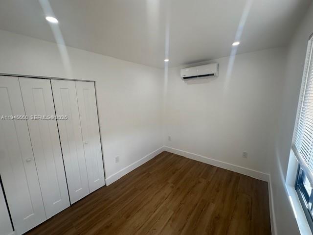 Building Photo - 2621 NW 22nd Ct