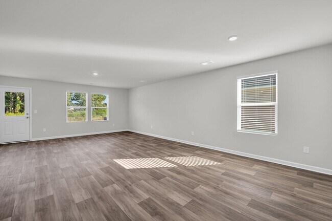 Building Photo - ***MOVE-IN SPECIAL*** $500 OFF OF YOUR FIR...