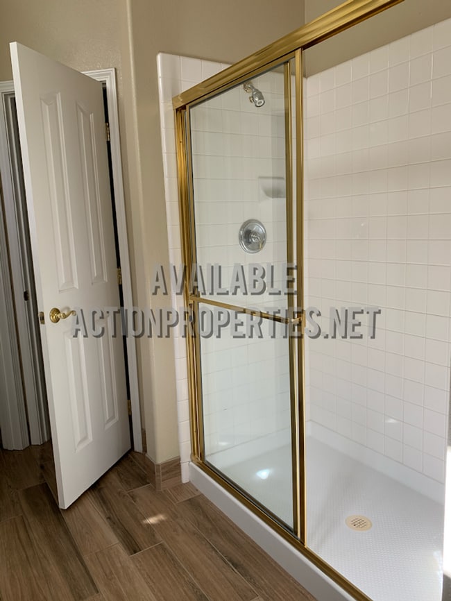 Building Photo - East Roseville Single Story, Gated Front C...