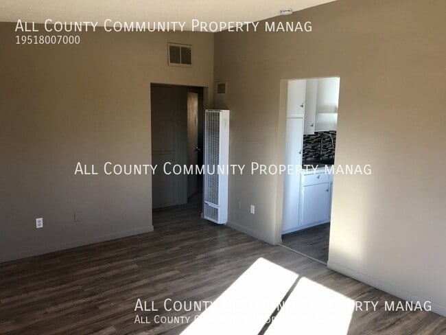 Building Photo - 6080 Daisy Ave