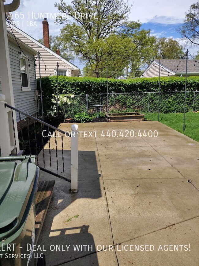 Building Photo - 465 Huntmere Dr