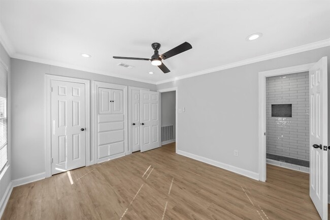 Building Photo - 2416 Lake Air Dr