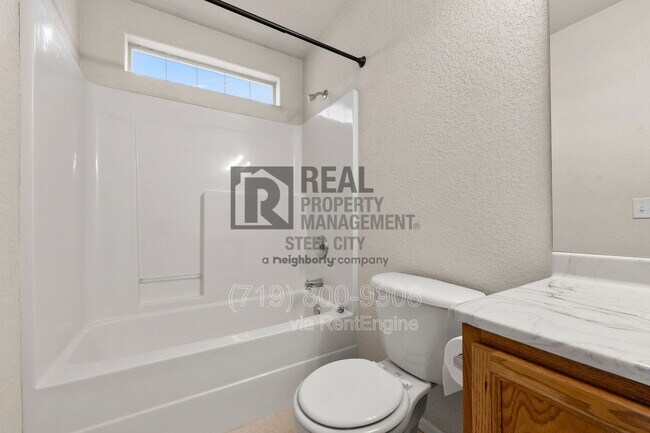 Building Photo - 1014 Pinecrest Dr