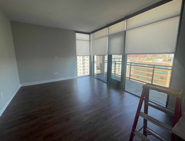 Building Photo - 1045 Lincoln St