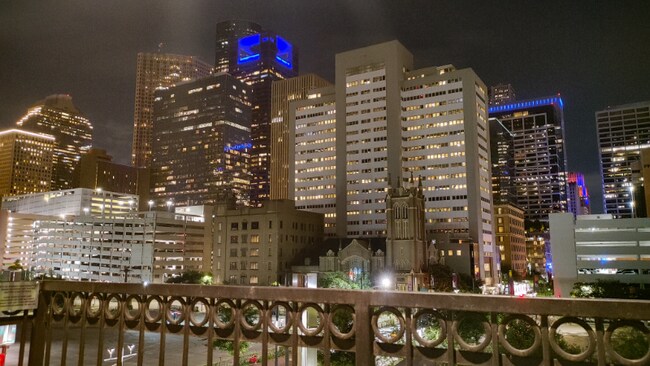 Building Photo - 1520 Fannin St