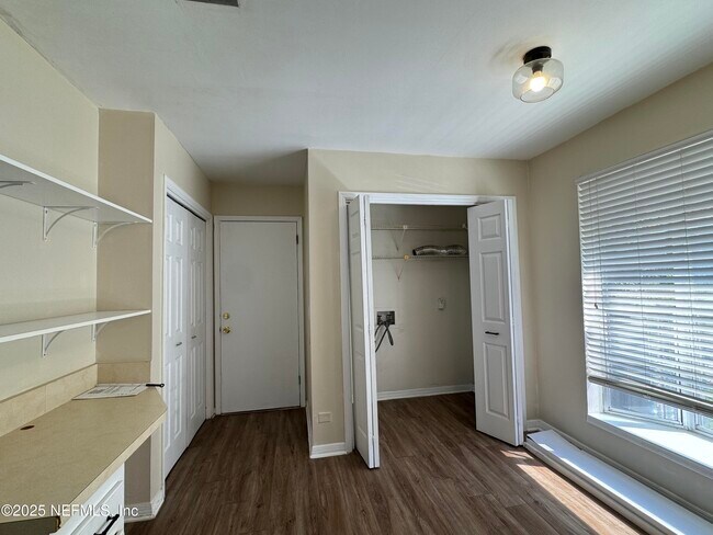 Building Photo - 2052 Pompano Pkwy