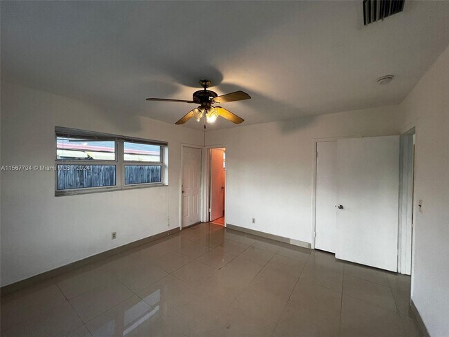Building Photo - 41 SE 3rd Pl