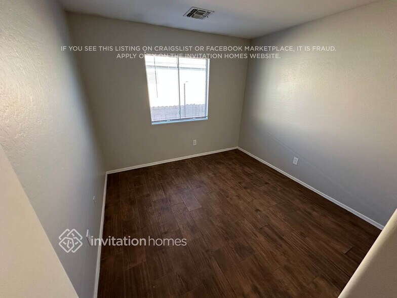 Building Photo - 2430 W Darrel Rd