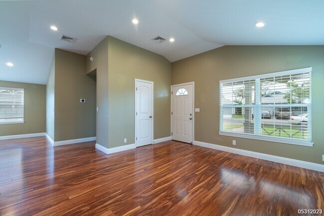 Building Photo - $4,200 | 3br/2ba Single Family Home in Kum...