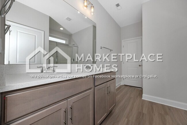 Building Photo - 113 Saylor Rose Dr