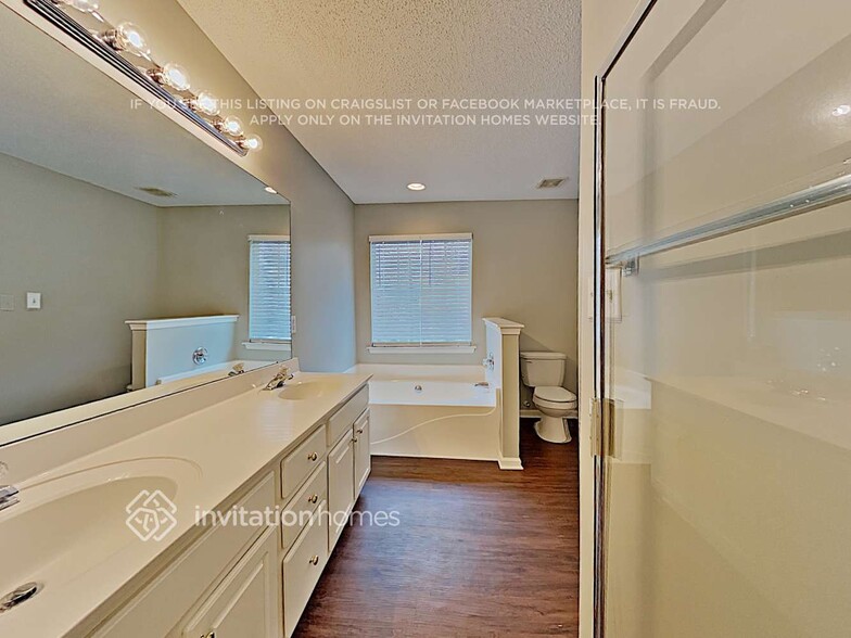 Building Photo - 11410 Larix Dr