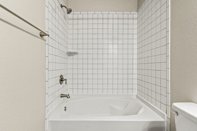 Building Photo - * MOVE IN SUMMER 2026 * $5000/$1000 per be...