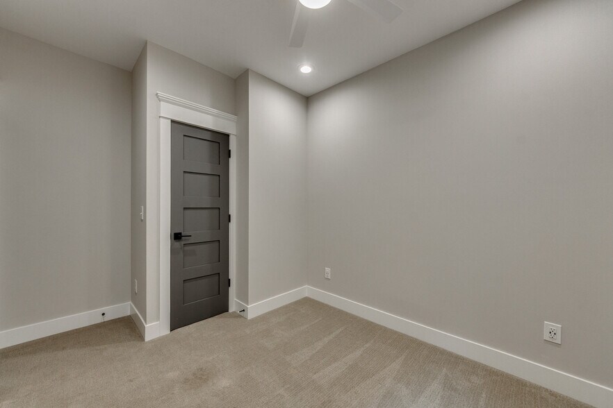 Building Photo - 4116 Flad Ave