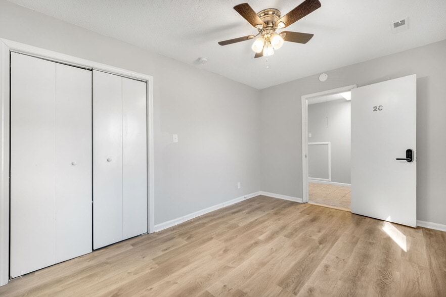 Building Photo - 1204 Glenarden Dr