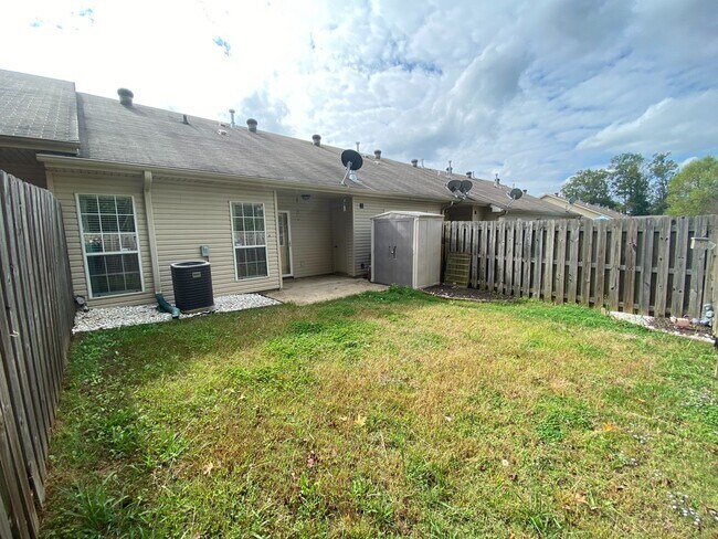 Building Photo - Cozy Home with Fenced-In Backyard for Rent in Bessemer! Available to View with 48 Hours Notice!