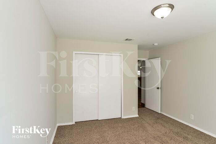 Building Photo - 654 Diamond Falls