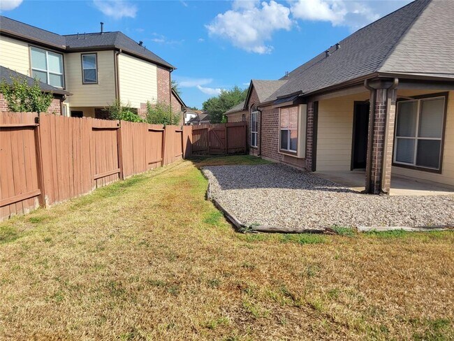 Building Photo - 6619 Halcyon Days Dr