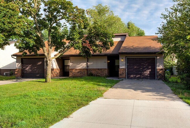 Primary Photo - 1114-1116 East McKinley Avenue