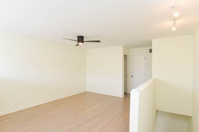 Building Photo - 949 W Grace St