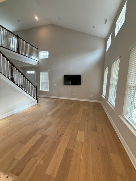 Building Photo - 335 Acorn Hollow Pl