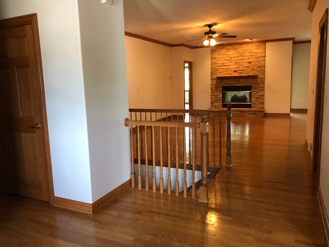 Building Photo - 859 Clearwater Cv W