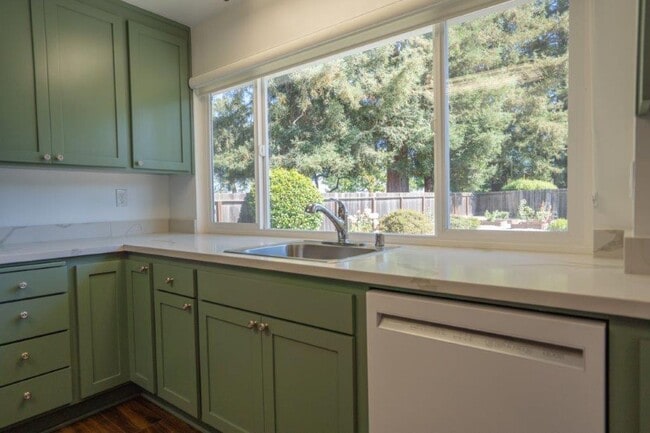 Building Photo - Desirable 3 Bedrooms, 2.5 Bathrooms, 2 Story North Napa Home with Vineyard Views in Springwood De...