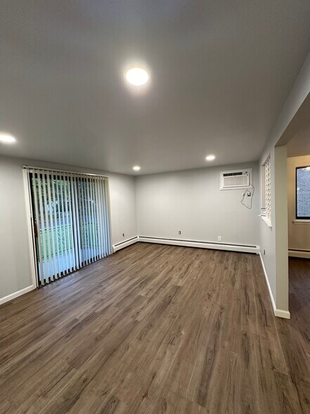 Building Photo - 268 Robert Dr
