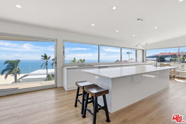 Building Photo - 18109 W Coastline Dr
