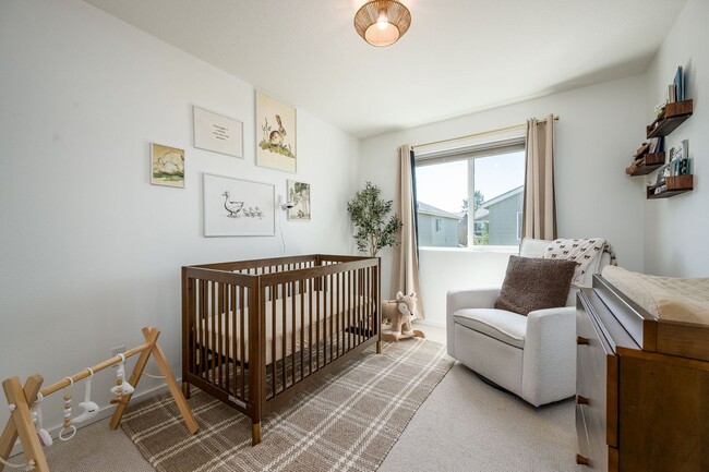 Building Photo - Freshly Updated 3Bed Home: Community Pool ...