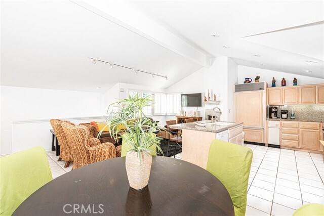 Building Photo - 1720 W Oceanfront