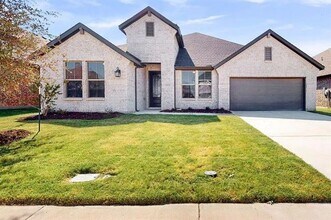 Building Photo - 1432 Lawnview Dr