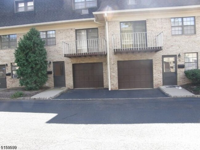 Building Photo - 768 Springfield Ave