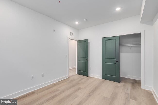 Building Photo - 1221 W Lehigh Ave