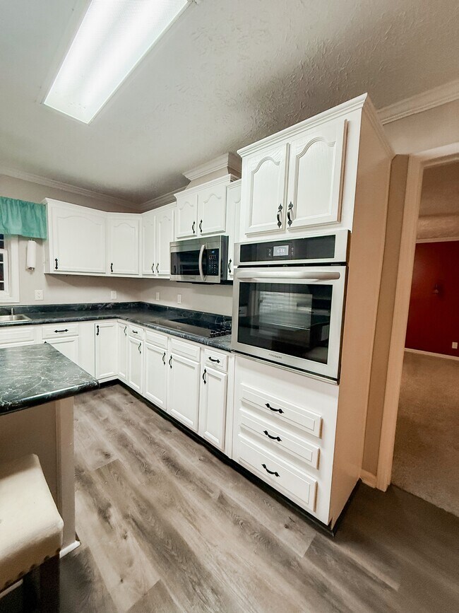 Building Photo - 106 Dolly Dr