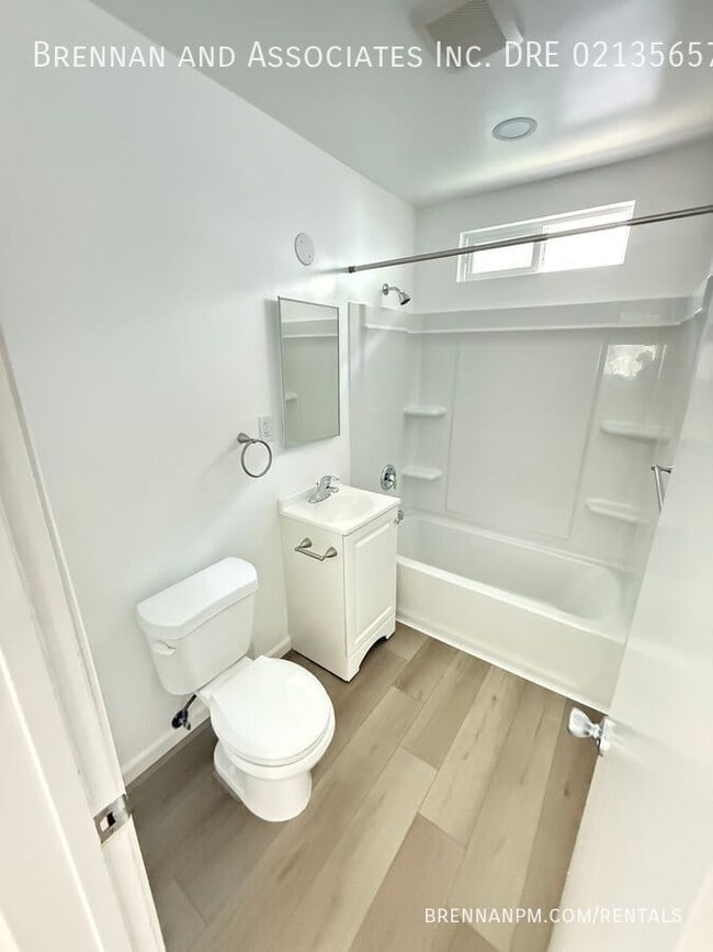 Building Photo - 4217 1/2 3rd Ave.-