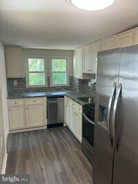 Building Photo - 32 Clementon Ave